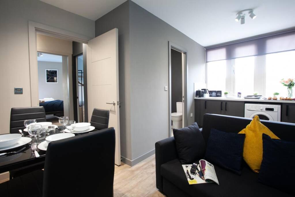 Stylish Central Location 2Bd Apartment Wigan Buitenkant foto