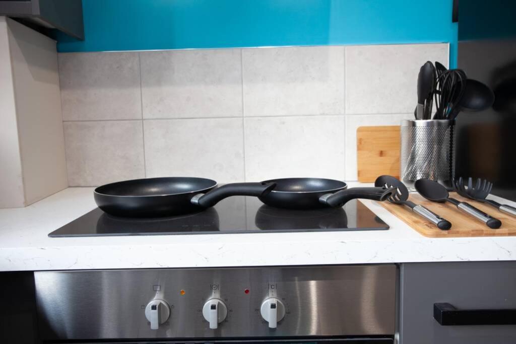 Stylish Central Location 2Bd Apartment Wigan Buitenkant foto