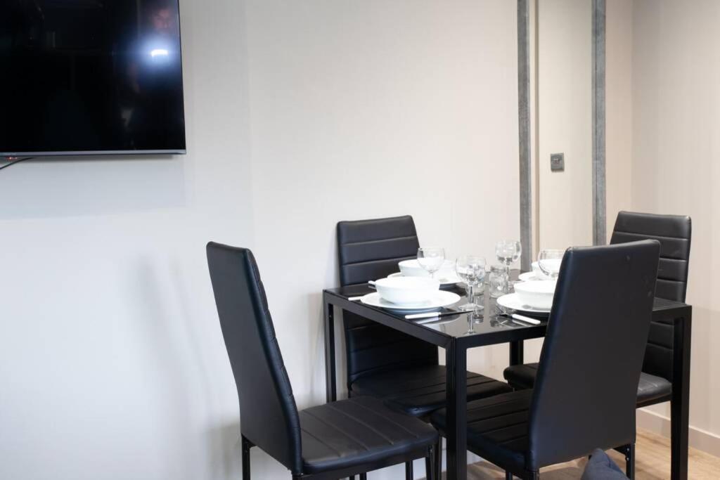 Stylish Central Location 2Bd Apartment Wigan Buitenkant foto