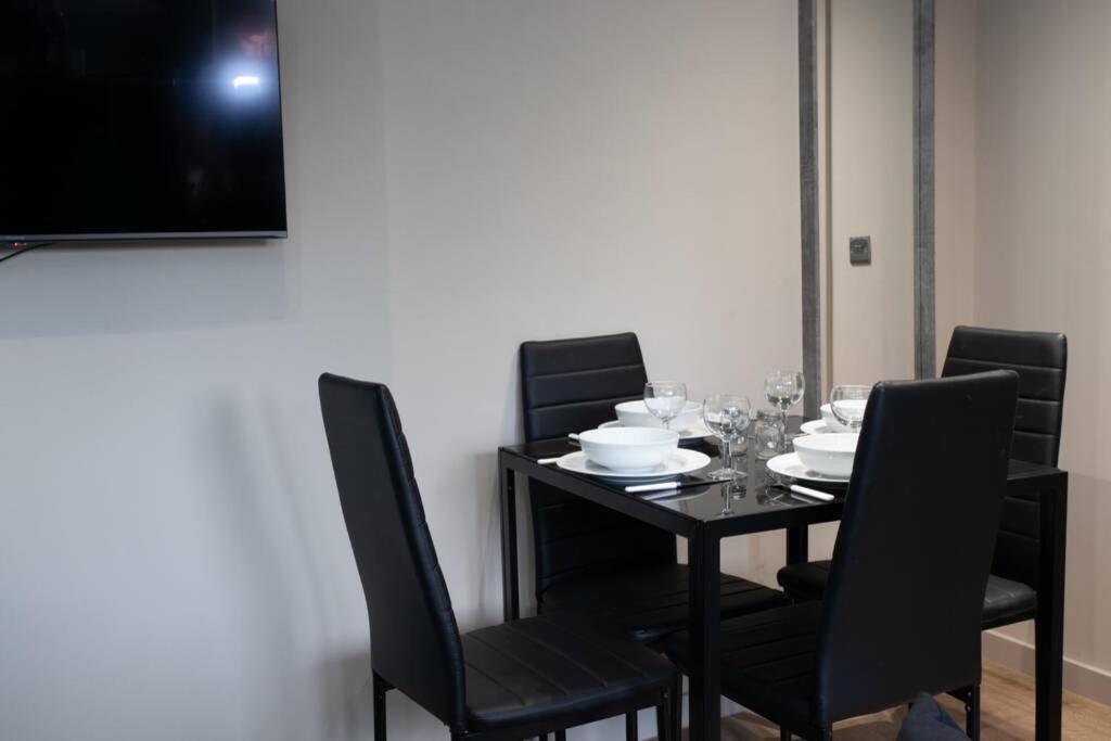 Stylish Central Location 2Bd Apartment Wigan Buitenkant foto